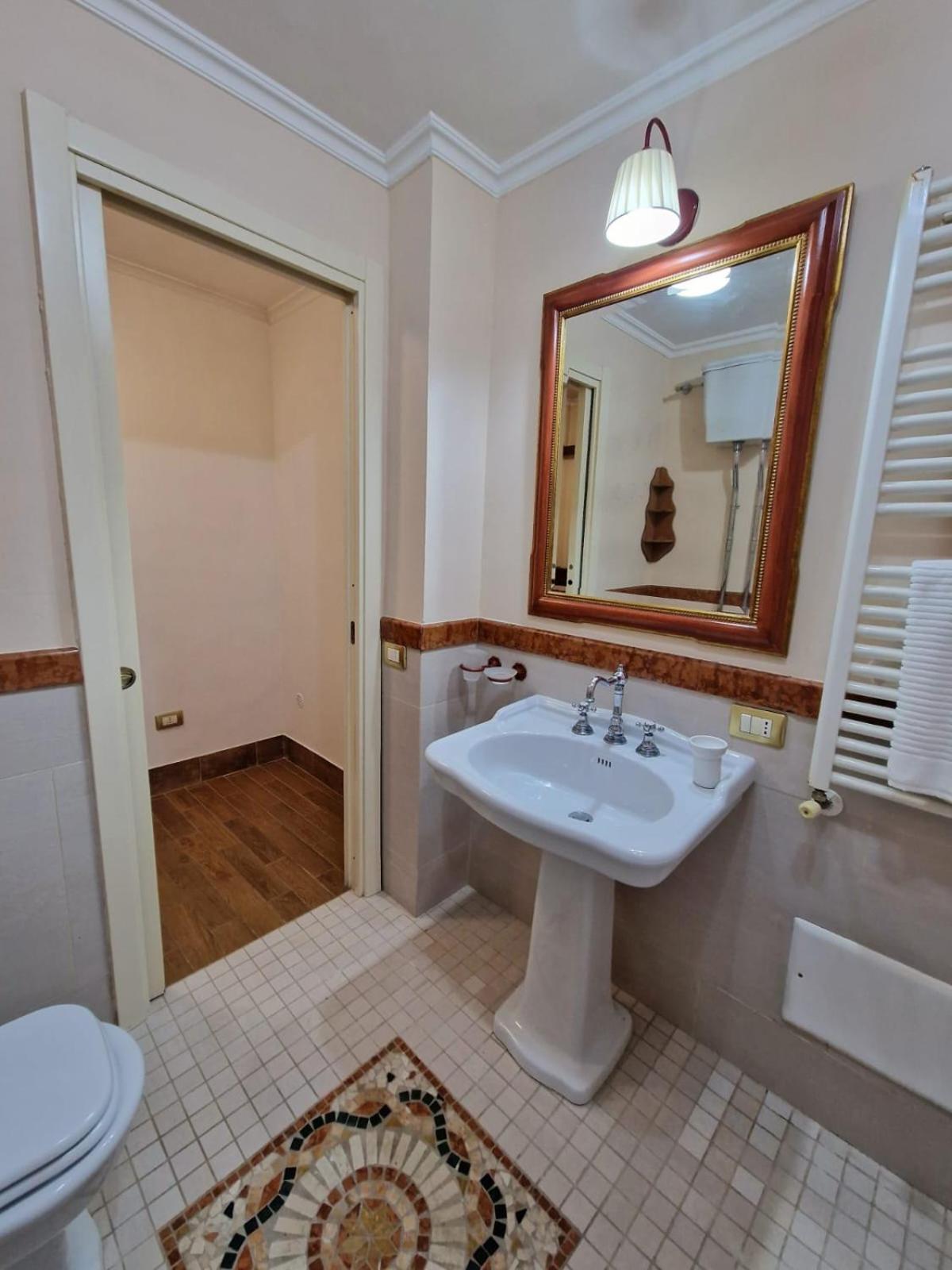 Fuga A Napoli Apartment Exterior foto